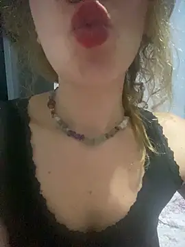 melisss2 online show from 10.17.25