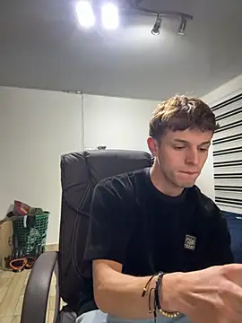 Snapshot of noah_red chatting on 10.06.25 noah red online show from 10.06.25