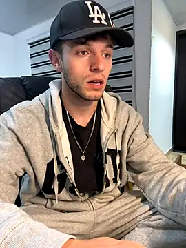 Snapshot of noah_red chatting on 10.14.25 noah red online show from 10.14.25