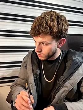 Snapshot of noah_red chatting on 10.26.25 noah red online show from 10.26.25