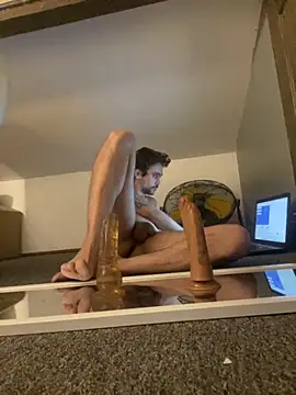 Snapshot of tonybrocas chatting on 12.16.25 tonybrocas online show from 12.16.25