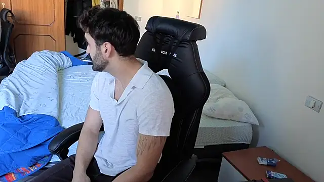 Al3xox02 online show from 04.04.26