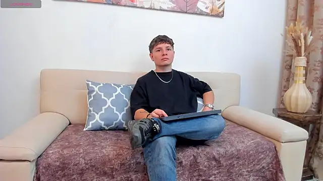 Leoo Miller online show from 10.08.25