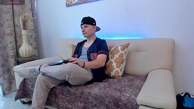 Leoo Miller online show from 10.10.25