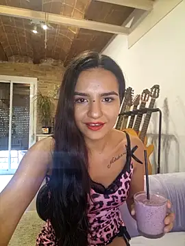 MissHazelnut online show from 10.08.25