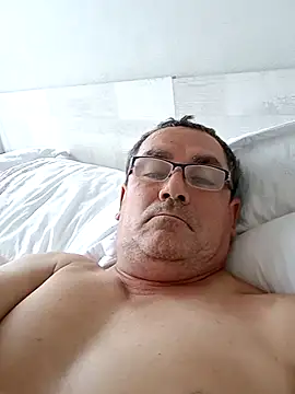 Snapshot of Alfred_00000 chatting on 04.11.26 Alfred 00000 online show from 04.11.26