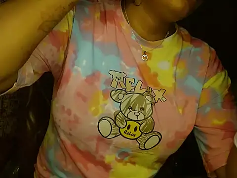 Snapshot of Kittibhabhi-9 chatting on 10.14.25 Kittibhabhi-9 online show from 10.14.25