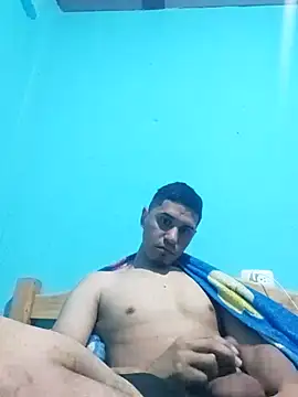 Snapshot of luisyandrea chatting on 11.07.25 luisyandrea online show from 11.07.25