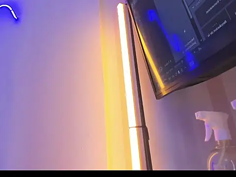 Snapshot of Nefera_Noxx chatting on 11.05.25 Nefera Noxx online show from 11.05.25