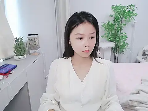 Snapshot of mili0923 chatting on 10.07.25 mili0923 online show from 10.07.25