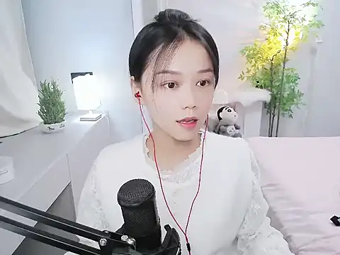 Snapshot of mili0923 chatting on 10.12.25 mili0923 online show from 10.12.25