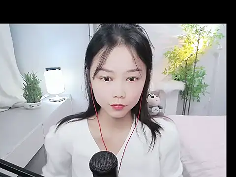 Snapshot of mili0923 chatting on 10.14.25 mili0923 online show from 10.14.25