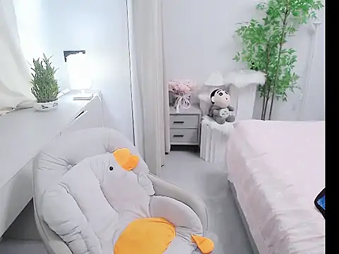 Snapshot of mili0923 chatting on 10.15.25 mili0923 online show from 10.15.25