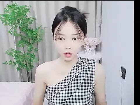 Snapshot of mili0923 chatting on 10.17.25 mili0923 online show from 10.17.25