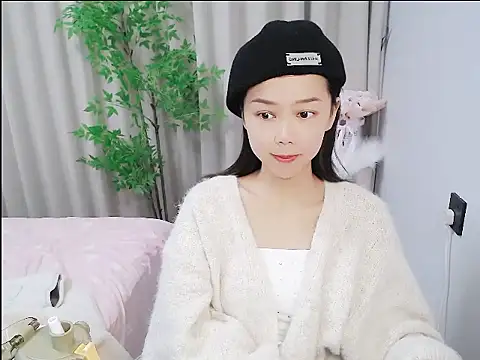 Snapshot of mili0923 chatting on 10.22.25 mili0923 online show from 10.22.25