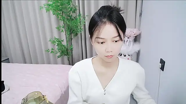 Snapshot of mili0923 chatting on 10.29.25 mili0923 online show from 10.29.25