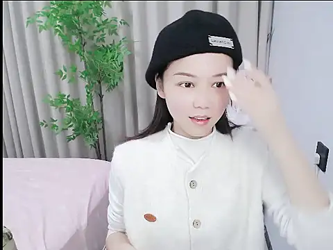 Snapshot of mili0923 chatting on 10.30.25 mili0923 online show from 10.30.25