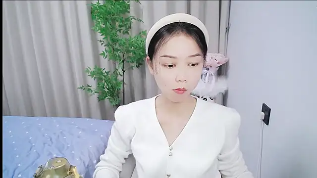 Snapshot of mili0923 chatting on 11.05.25 mili0923 online show from 11.05.25