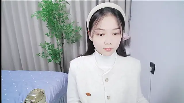 Snapshot of mili0923 chatting on 11.09.25 mili0923 online show from 11.09.25