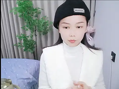 Snapshot of mili0923 chatting on 11.15.25 mili0923 online show from 11.15.25