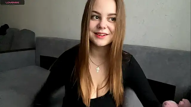 Snapshot of Mary_cherybaby chatting on 10.23.25 Mary cherybaby online show from 10.23.25