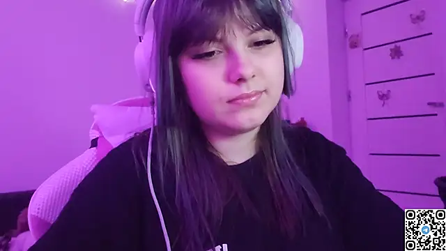 Snapshot of KristiBloom chatting on 01.13.26 KristiBloom online show from 01.13.26