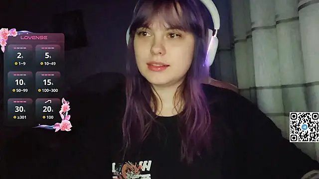 Snapshot of KristiBloom chatting on 02.13.26 KristiBloom online show from 02.13.26