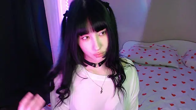 Snapshot of NaemiiBlush chatting on 10.28.25 NaemiiBlush online show from 10.28.25