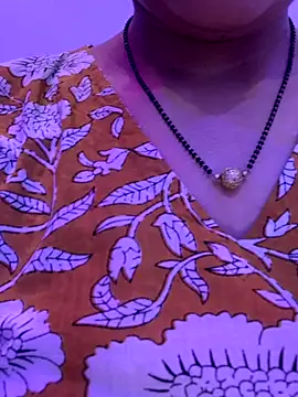 Snapshot of bindiyarani01 chatting on 10.05.25 bindiyarani01 online show from 10.05.25