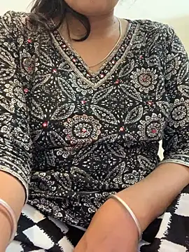 Snapshot of bindiyarani01 chatting on 11.01.25 bindiyarani01 online show from 11.01.25