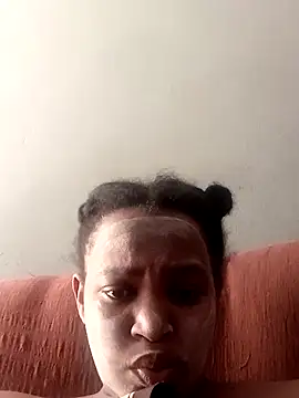 Snapshot of KinkyLunaRose chatting on 10.22.25 KinkyLunaRose online show from 10.22.25