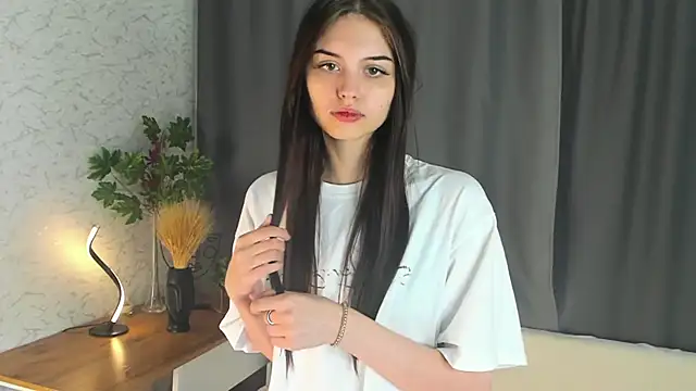 RoseleePressey online show from 10.06.25