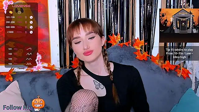 Snapshot of Olivia_Grantt chatting on 10.29.25 Olivia Grantt online show from 10.29.25