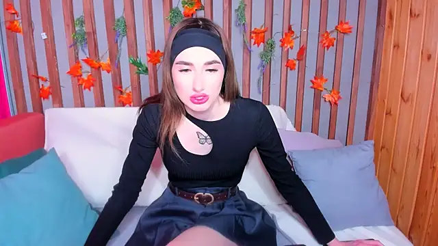 Snapshot of Olivia_Grantt chatting on 11.17.25 Olivia Grantt online show from 11.17.25