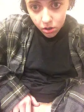 Snapshot of ftmjakeoff chatting on 10.15.25 ftmjakeoff online show from 10.15.25