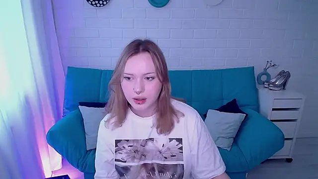 AuroraMour online show from 10.07.25