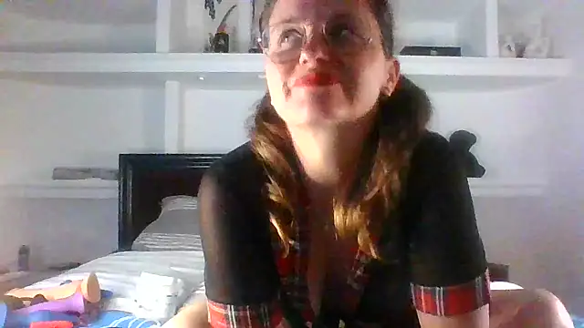 Snapshot of xcrazzycat chatting on 05.14.26 xcrazzycat online show from 05.14.26