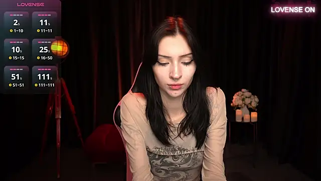 Snapshot of Trix_Void chatting on 11.18.25 Trix Void online show from 11.18.25