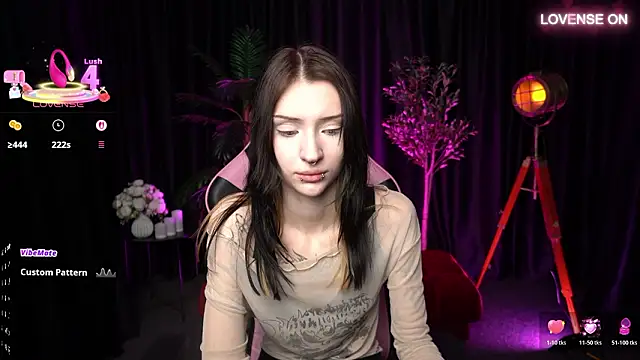 Snapshot of Trix_Void chatting on 02.14.26 Trix Void online show from 02.14.26