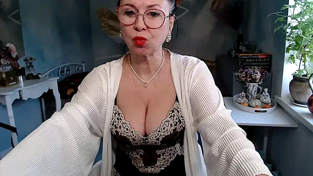 Arisa5000 online show from 10.21.25