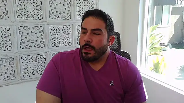 Snapshot of socal_streamer chatting on 10.20.25 socal streamer online show from 10.20.25