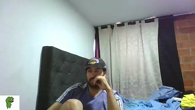 Snapshot of coolfriki chatting on 07.04.26 coolfriki online show from 07.04.26