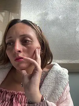 Snapshot of Mia_dca chatting on 11.05.25 Mia dca online show from 11.05.25