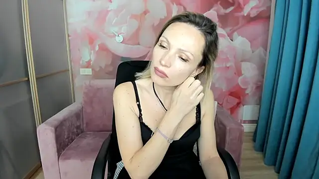 AlinaMoor online show from 04.04.26