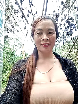 Snapshot of lucky774- chatting on 10.22.25 lucky774- online show from 10.22.25