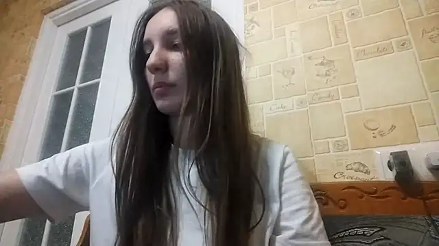 Snapshot of AdelaideParslow chatting on 10.19.25 AdelaideParslow online show from 10.19.25