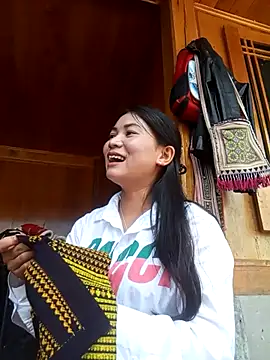 kun-love online show from 10.13.25