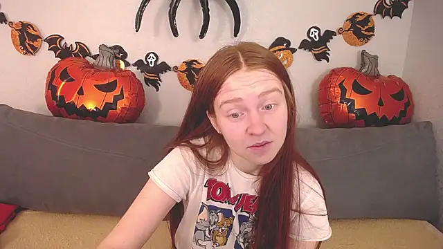 Evarey  online show from 10.30.25