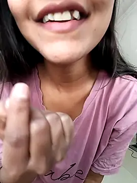 anshika0124 online show from 11.21.25