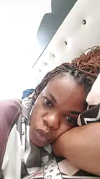 GlobeTrottieHottie1 online show from 10.21.25